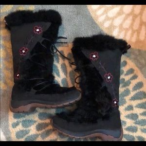 Women's Ulu Black Fur Floral Boots sz. 7
